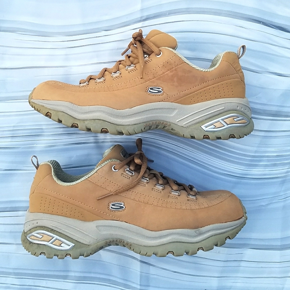 Womens Skechers S Premium Sport Brown Shoes. Size 9.